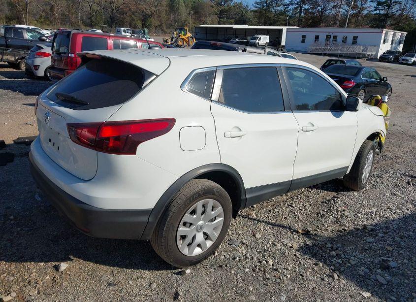 Photo 4 of 2019 Nissan Rogue SPORT S (VIN JN1BJ1CPXKW236551)