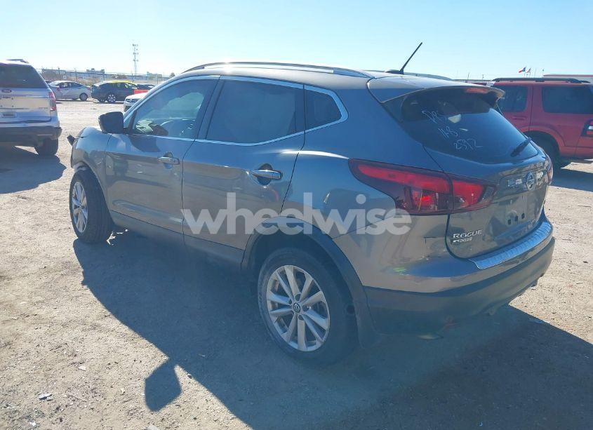 Photo 3 of 2019 Nissan Rogue SPORT SV (VIN JN1BJ1CPXKW242592)