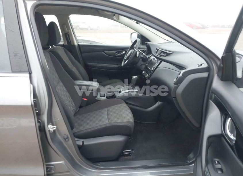 Photo 5 of 2019 Nissan Rogue SPORT SV (VIN JN1BJ1CPXKW526367)