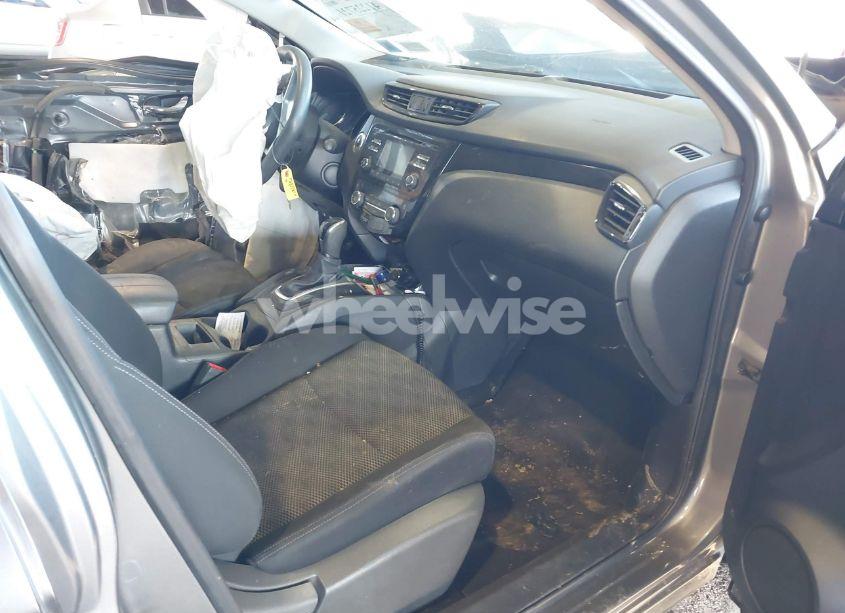 Photo 5 of 2017 Nissan Rogue SPORT SV (VIN JN1BJ1CR0HW108734)