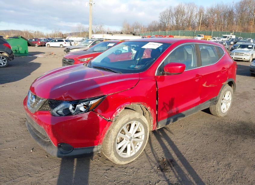 Photo 2 of 2017 Nissan Rogue SPORT S (VIN JN1BJ1CR0HW132113)