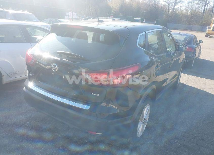 Photo 4 of 2017 Nissan Rogue SPORT S (VIN JN1BJ1CR0HW133410)