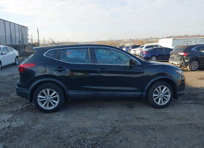 Photo 13 of 2017 Nissan Rogue SPORT S (VIN JN1BJ1CR0HW142270)