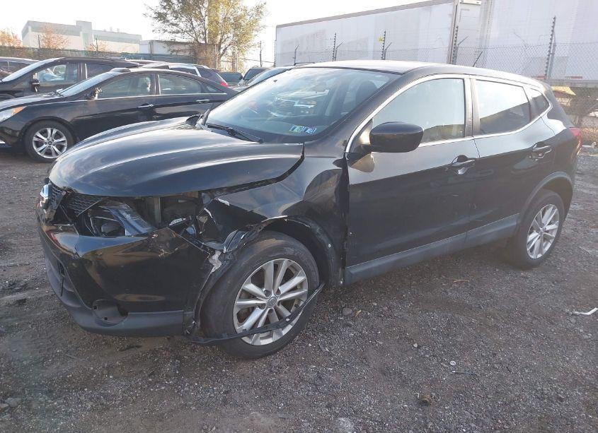 Photo 2 of 2017 Nissan Rogue SPORT S (VIN JN1BJ1CR0HW142270)