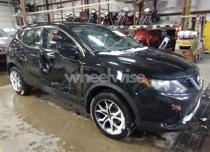 2018 Nissan Rogue SPORT S (VIN JN1BJ1CR0JW208354) main photo