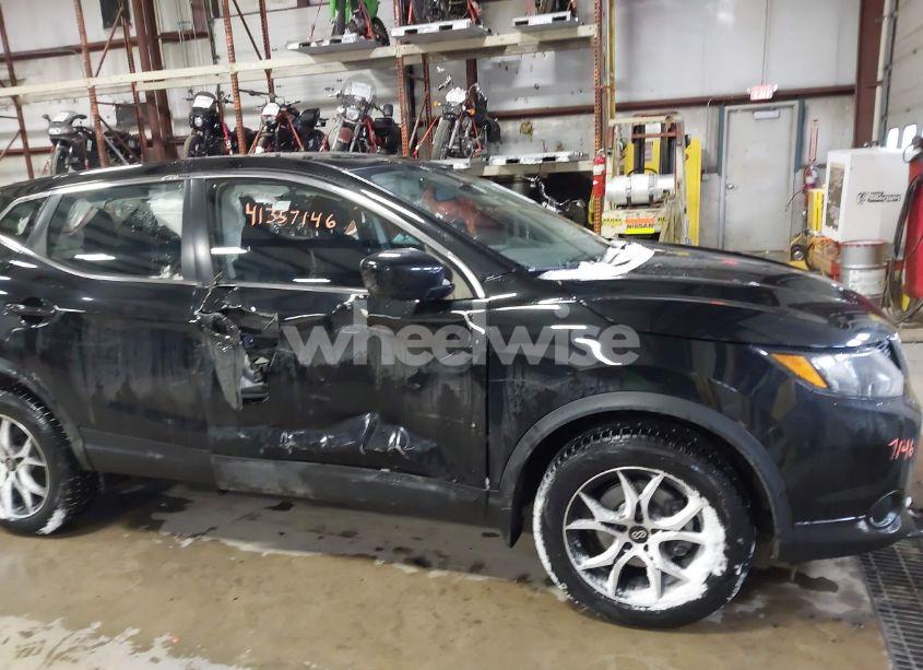 Photo 13 of 2018 Nissan Rogue SPORT S (VIN JN1BJ1CR0JW208354)