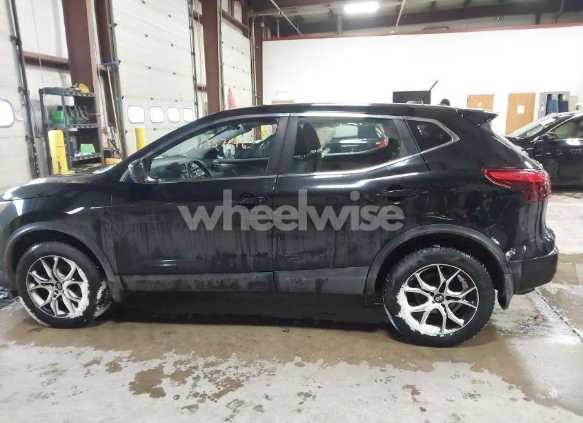 Photo 14 of 2018 Nissan Rogue SPORT S (VIN JN1BJ1CR0JW208354)