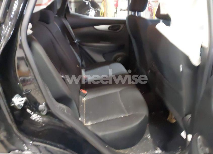 Photo 8 of 2018 Nissan Rogue SPORT S (VIN JN1BJ1CR0JW208354)