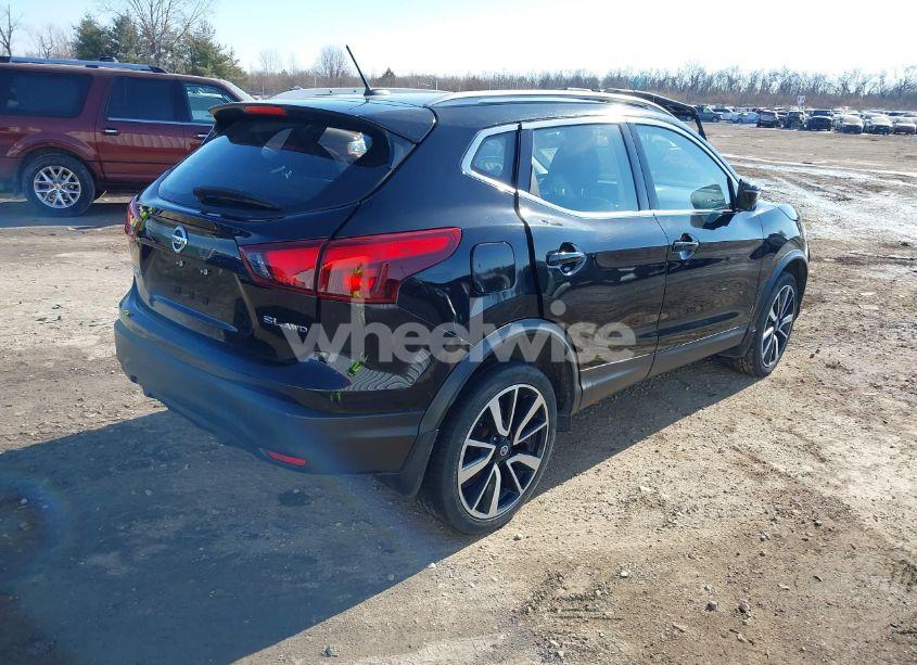 Photo 4 of 2018 Nissan Rogue SPORT SL (VIN JN1BJ1CR0JW281238)