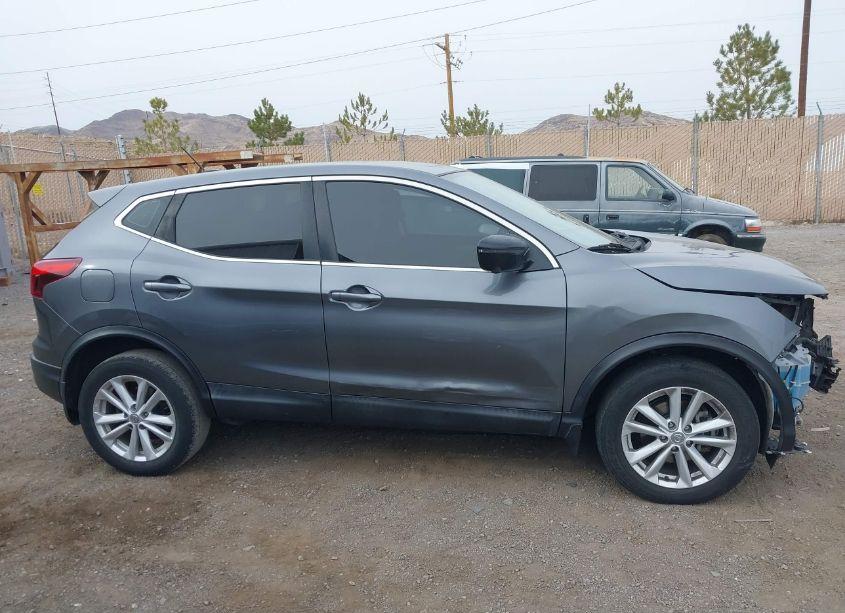 Photo 14 of 2018 Nissan Rogue SPORT S (VIN JN1BJ1CR0JW285211)