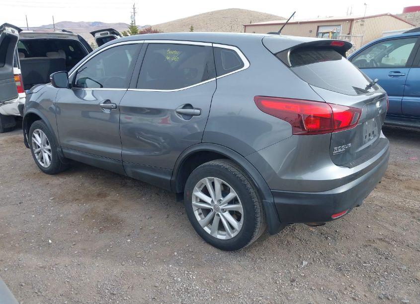 Photo 3 of 2018 Nissan Rogue SPORT S (VIN JN1BJ1CR0JW285211)