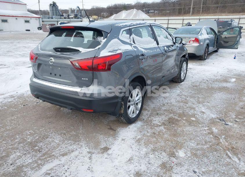Photo 4 of 2019 Nissan Rogue SPORT S (VIN JN1BJ1CR0KW318662)