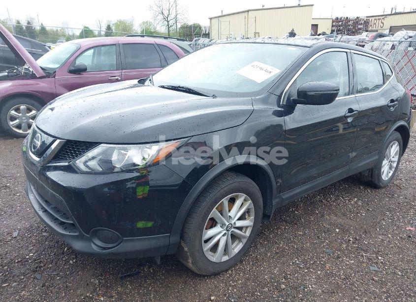 Photo 2 of 2019 Nissan Rogue SPORT S/SL/SV (VIN JN1BJ1CR0KW329564)