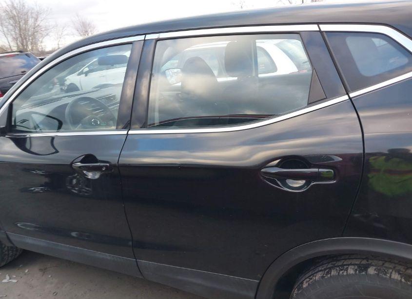 Photo 14 of 2019 Nissan Rogue SPORT S (VIN JN1BJ1CR0KW338166)