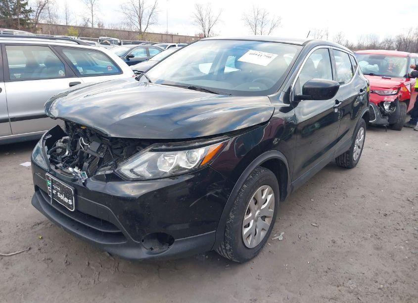 Photo 2 of 2019 Nissan Rogue SPORT S (VIN JN1BJ1CR0KW338166)
