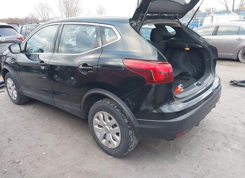Photo 3 of 2019 Nissan Rogue SPORT S (VIN JN1BJ1CR0KW338166)