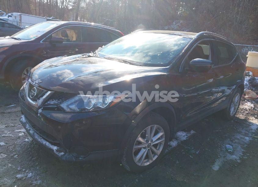 Photo 2 of 2019 Nissan Rogue SPORT SV (VIN JN1BJ1CR0KW353170)