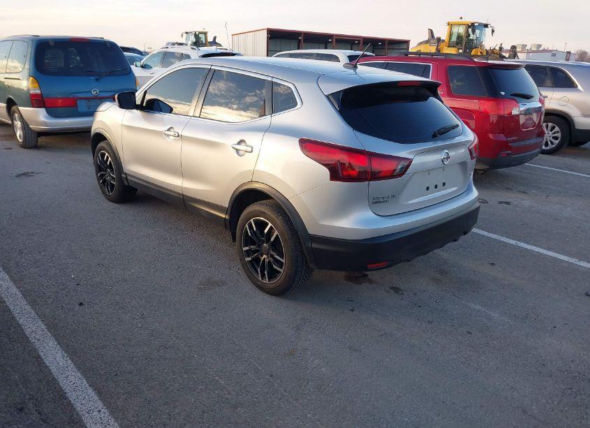Photo 3 of 2019 Nissan Rogue SPORT S (VIN JN1BJ1CR0KW623966)