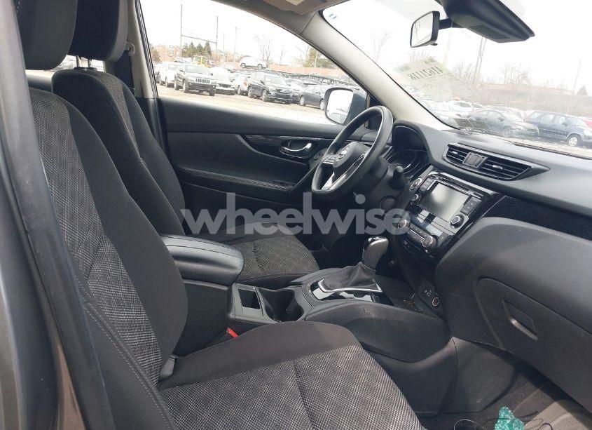 Photo 5 of 2019 Nissan Rogue SPORT SV (VIN JN1BJ1CR0KW626110)