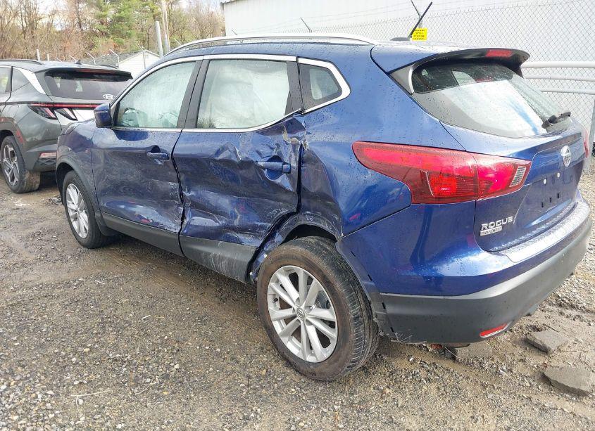 Photo 3 of 2017 Nissan Rogue SPORT SV (VIN JN1BJ1CR1HW111982)