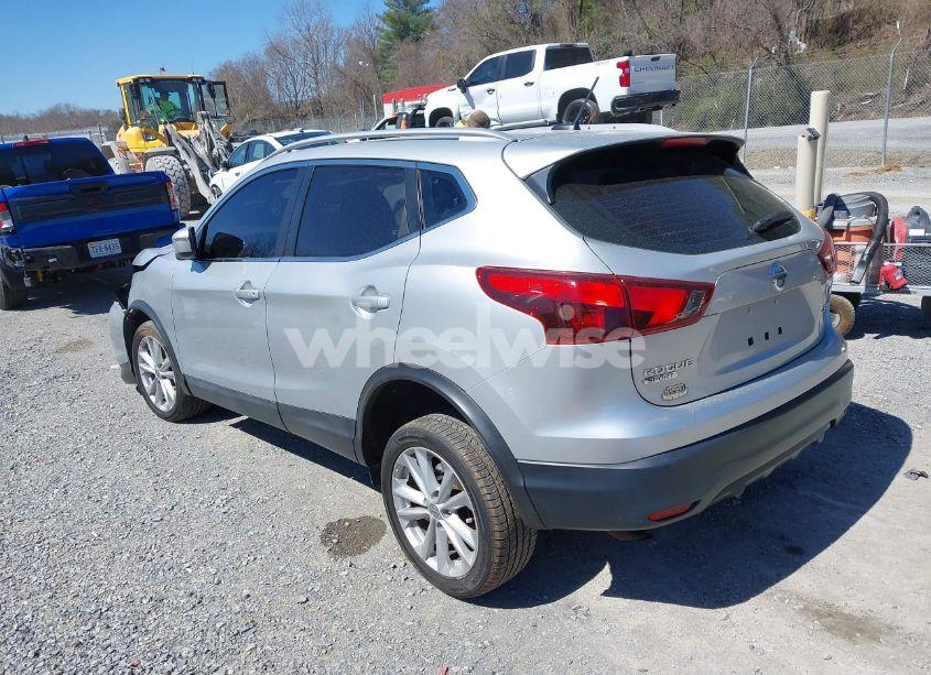 Photo 3 of 2017 Nissan Rogue SPORT SV (VIN JN1BJ1CR1HW113179)