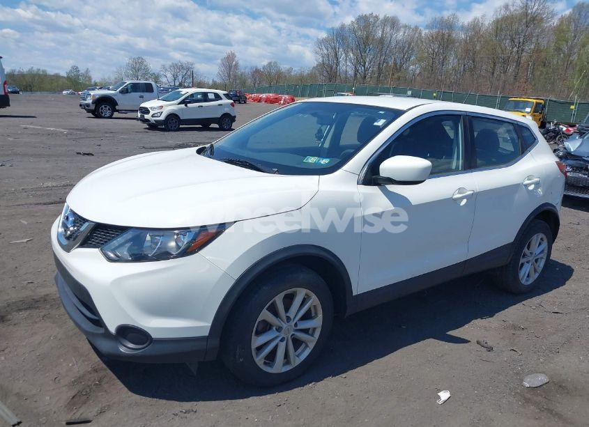 Photo 2 of 2017 Nissan Rogue SPORT S (VIN JN1BJ1CR1HW122612)