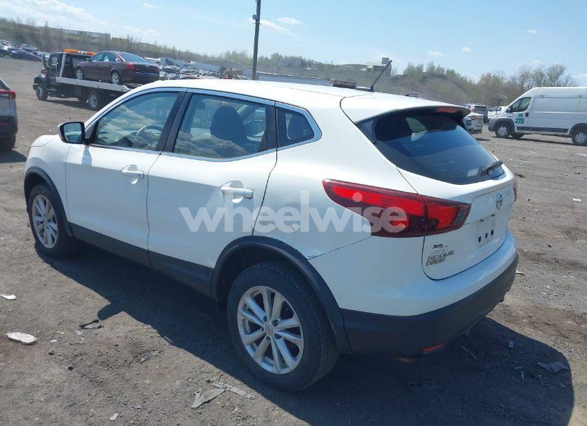 Photo 3 of 2017 Nissan Rogue SPORT S (VIN JN1BJ1CR1HW122612)