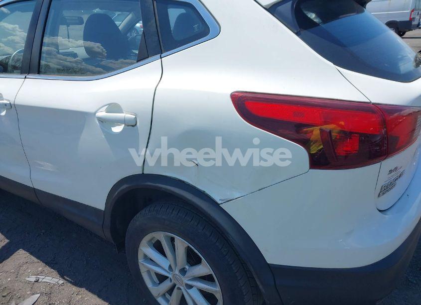 Photo 6 of 2017 Nissan Rogue SPORT S (VIN JN1BJ1CR1HW122612)