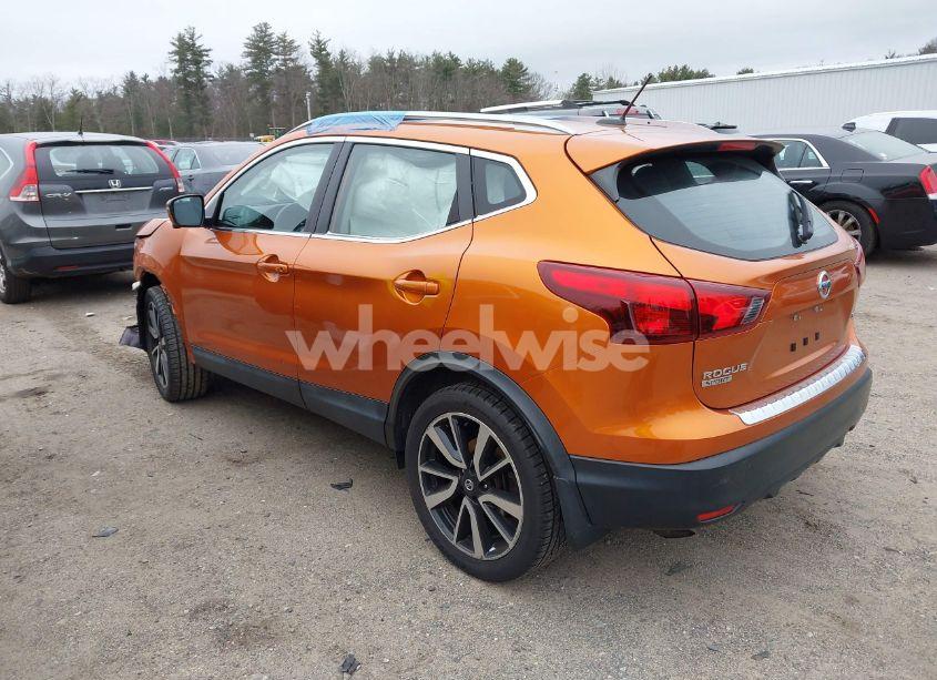 Photo 3 of 2017 Nissan Rogue SPORT SL (VIN JN1BJ1CR1HW122755)