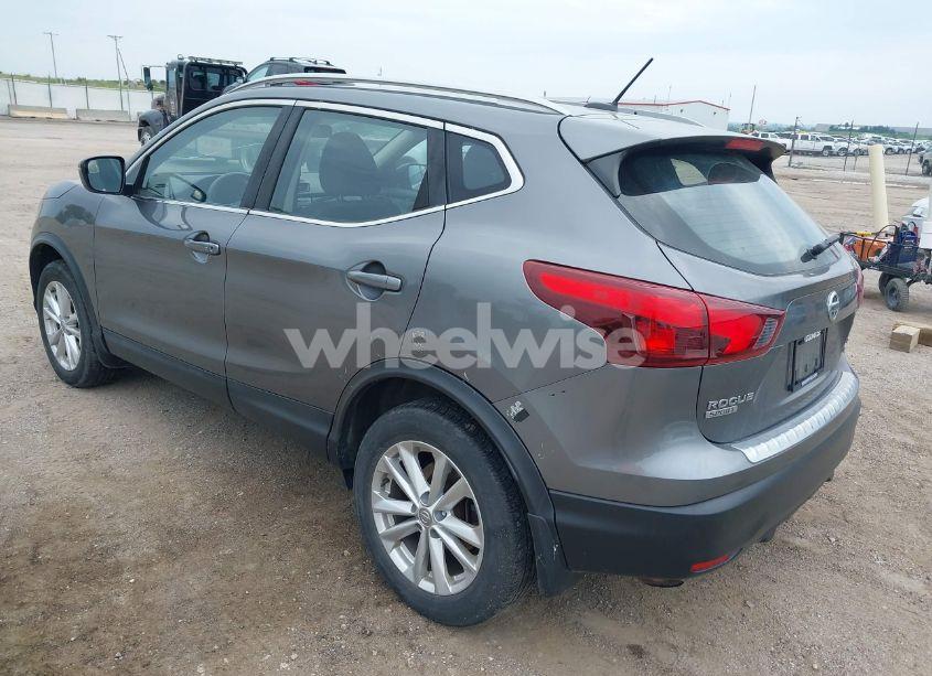 Photo 3 of 2017 Nissan Rogue SPORT SV (VIN JN1BJ1CR1HW135523)