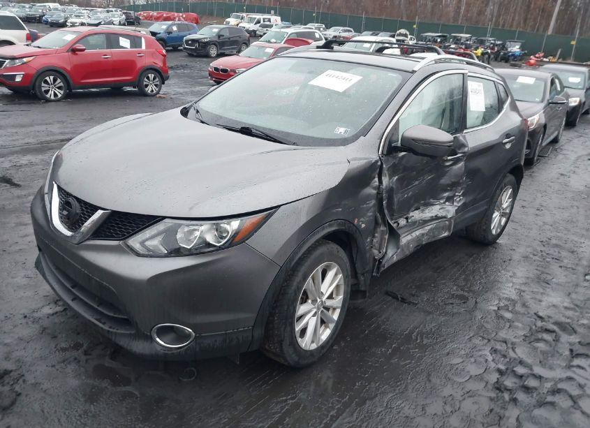 Photo 2 of 2017 Nissan Rogue SPORT SV (VIN JN1BJ1CR1HW136459)