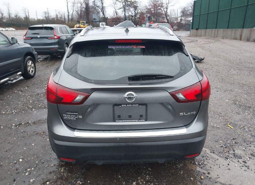 Photo 15 of 2018 Nissan Rogue SPORT SL (VIN JN1BJ1CR1JW200960)
