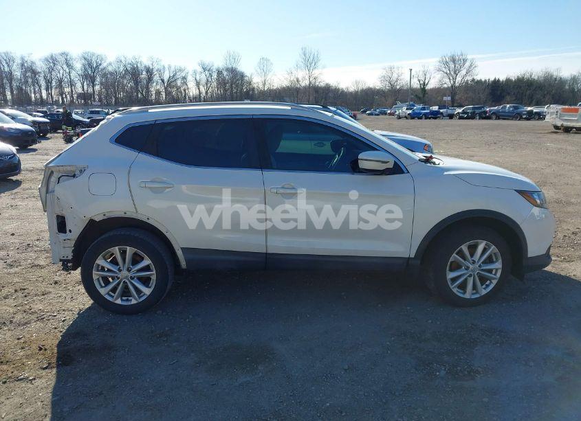 Photo 13 of 2018 Nissan Rogue SPORT SV (VIN JN1BJ1CR1JW201820)