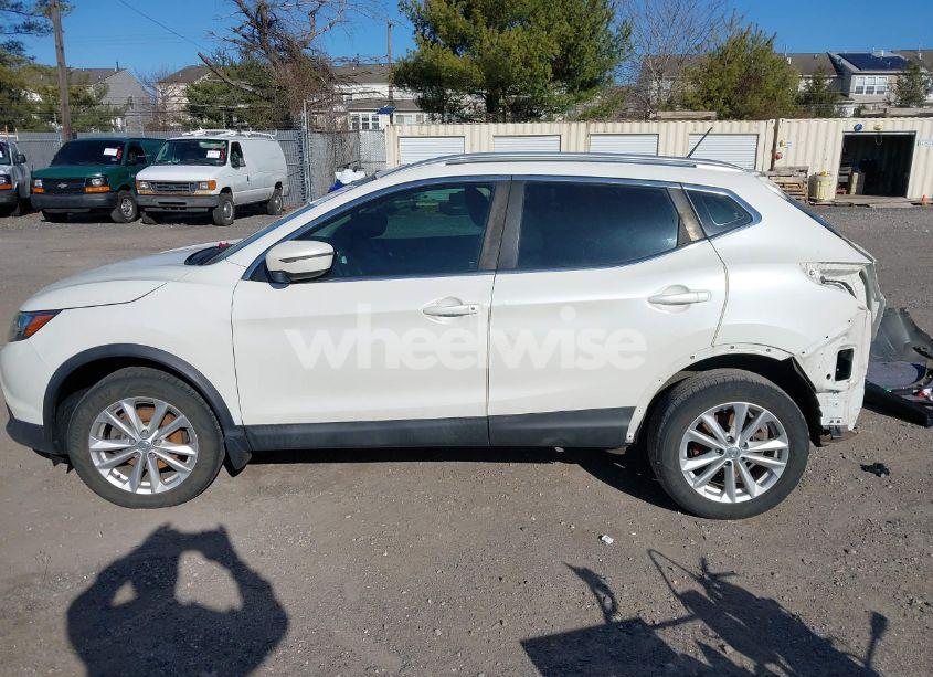 Photo 14 of 2018 Nissan Rogue SPORT SV (VIN JN1BJ1CR1JW201820)