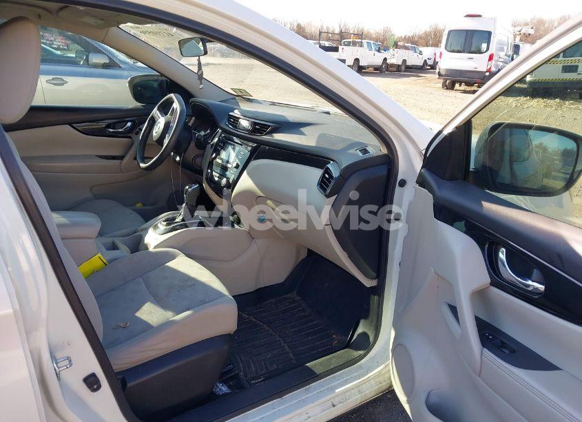 Photo 5 of 2018 Nissan Rogue SPORT SV (VIN JN1BJ1CR1JW201820)