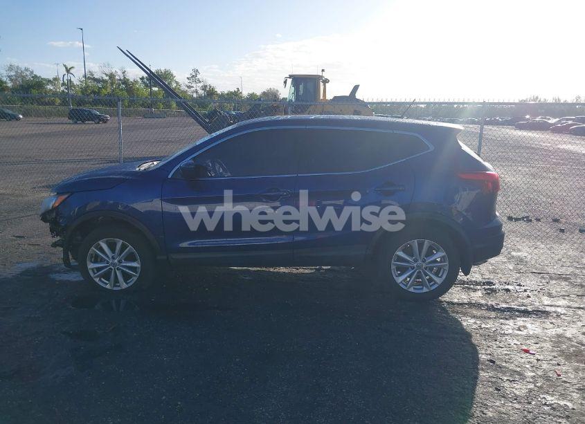 Photo 14 of 2018 Nissan Rogue SPORT S (VIN JN1BJ1CR1JW203048)