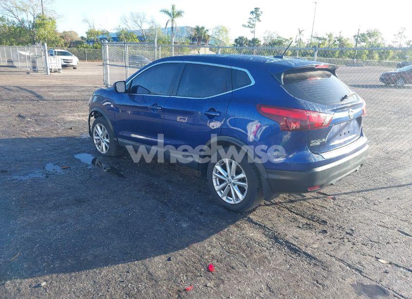 Photo 3 of 2018 Nissan Rogue SPORT S (VIN JN1BJ1CR1JW203048)