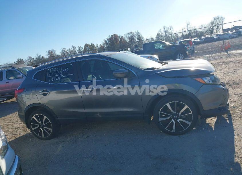 Photo 13 of 2018 Nissan Rogue SPORT SL (VIN JN1BJ1CR1JW204491)