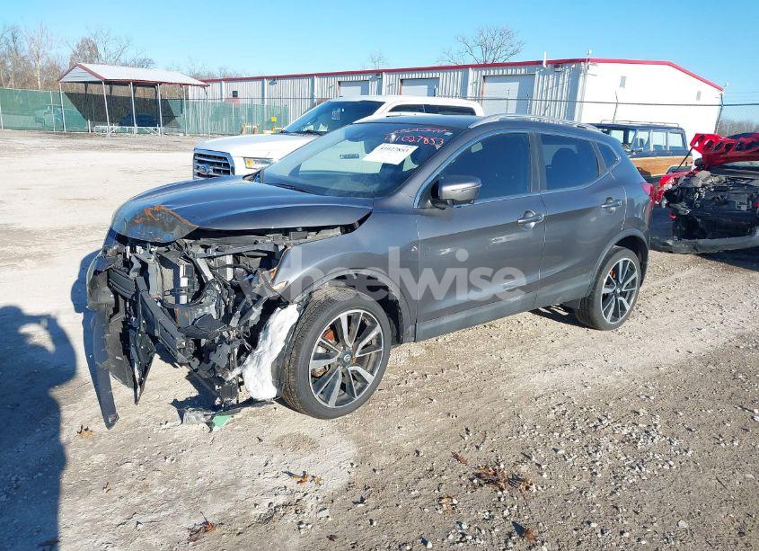Photo 2 of 2018 Nissan Rogue SPORT SL (VIN JN1BJ1CR1JW204491)