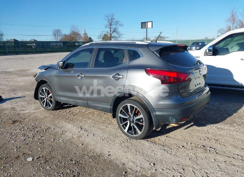 Photo 3 of 2018 Nissan Rogue SPORT SL (VIN JN1BJ1CR1JW204491)