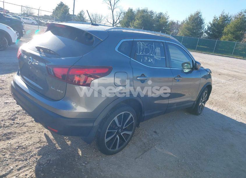 Photo 4 of 2018 Nissan Rogue SPORT SL (VIN JN1BJ1CR1JW204491)