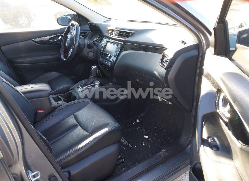 Photo 5 of 2018 Nissan Rogue SPORT SL (VIN JN1BJ1CR1JW204491)