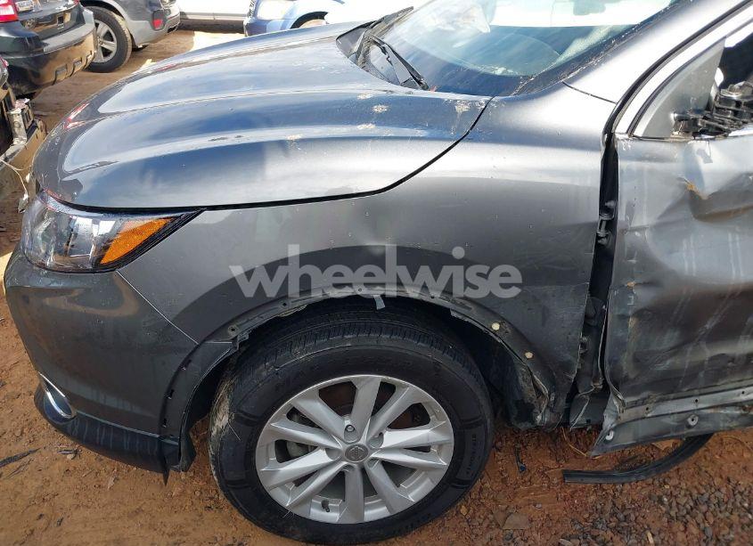 Photo 18 of 2018 Nissan Rogue SPORT SV (VIN JN1BJ1CR1JW204765)