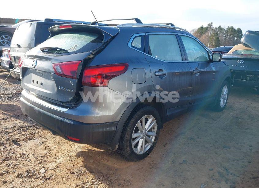 Photo 4 of 2018 Nissan Rogue SPORT SV (VIN JN1BJ1CR1JW204765)