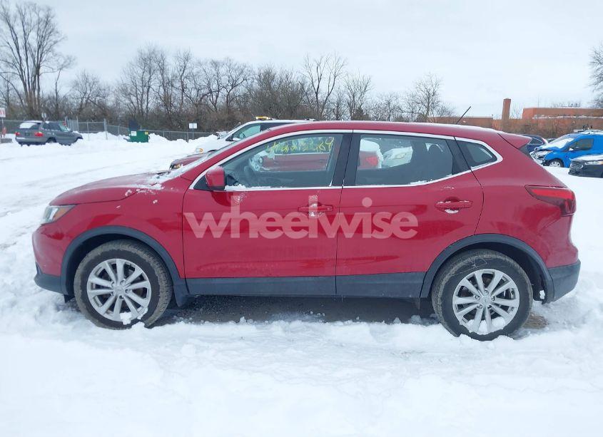 Photo 15 of 2018 Nissan Rogue SPORT S (VIN JN1BJ1CR1JW206161)