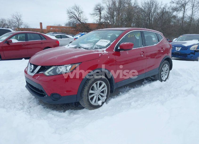 Photo 2 of 2018 Nissan Rogue SPORT S (VIN JN1BJ1CR1JW206161)