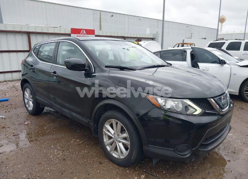 2018 Nissan Rogue SPORT S (VIN JN1BJ1CR1JW252752) main photo