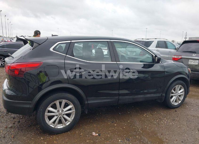 Photo 13 of 2018 Nissan Rogue SPORT S (VIN JN1BJ1CR1JW252752)