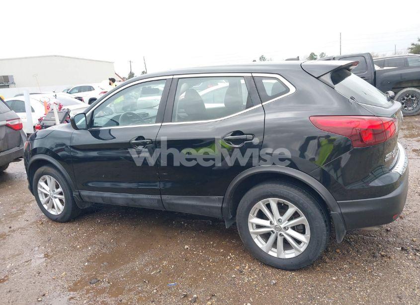 Photo 14 of 2018 Nissan Rogue SPORT S (VIN JN1BJ1CR1JW252752)