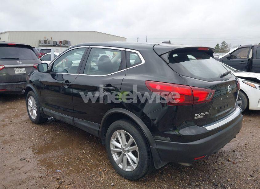 Photo 3 of 2018 Nissan Rogue SPORT S (VIN JN1BJ1CR1JW252752)